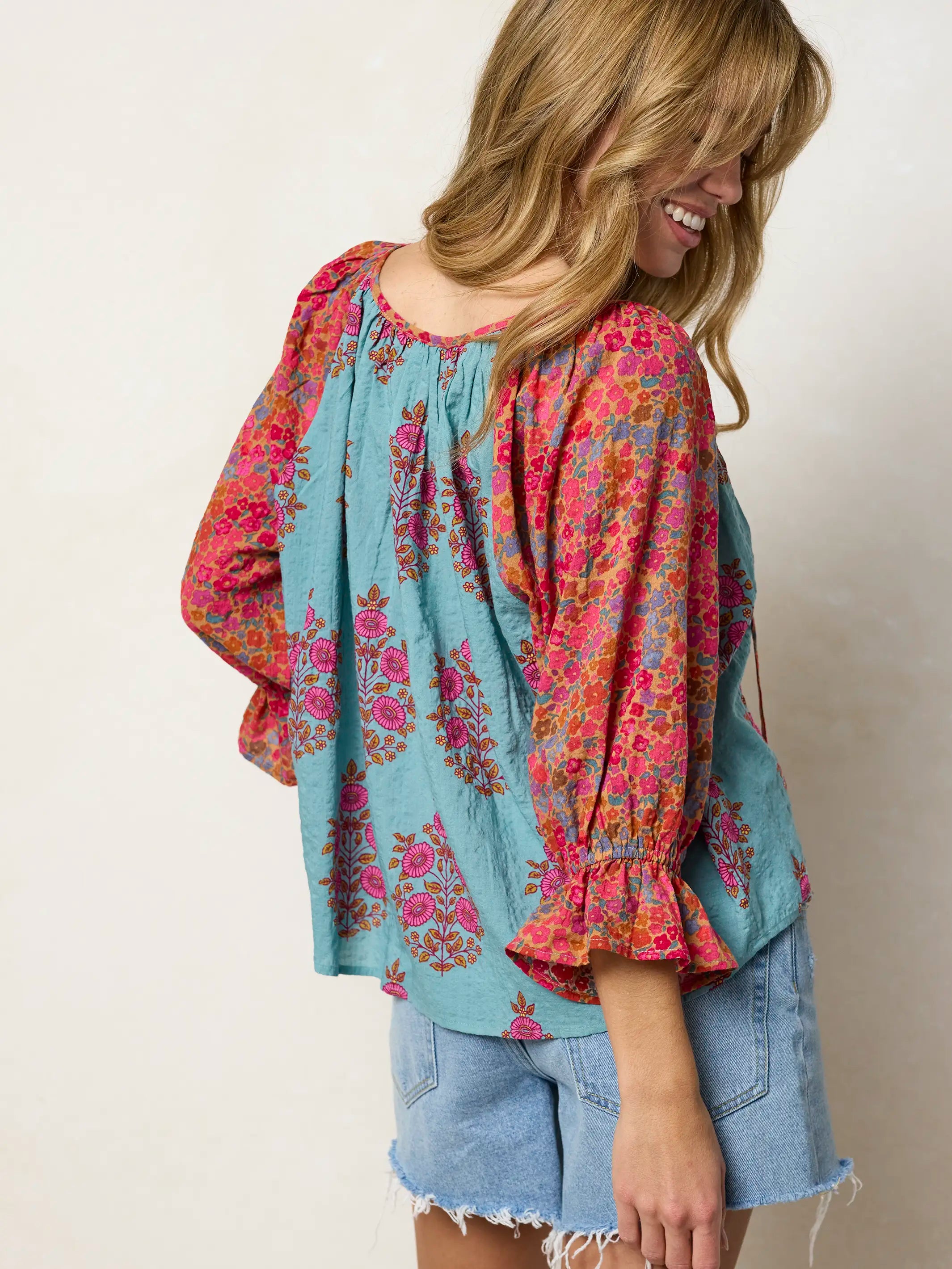 Magnolia Top - Wildflower Medallion Teal